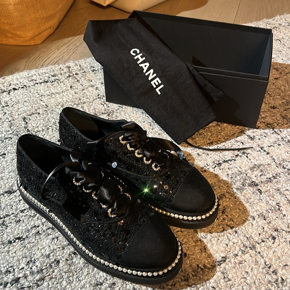 Chanel Black Sequin Embellished Tweed and Pearl Trim Platform Sneakers 39.5/9